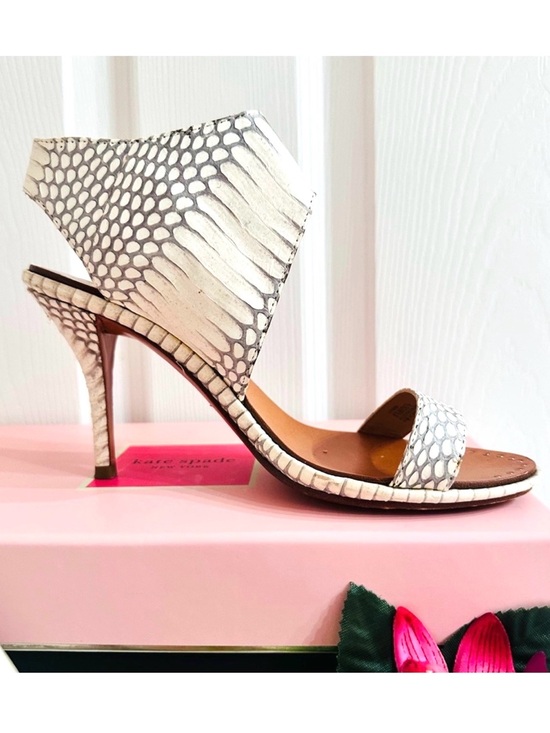 Vince Camuto Shoes - VINCE CAMUTO by Vero Cuoio "Pikora" Snakeskin Heels - Size 6.5